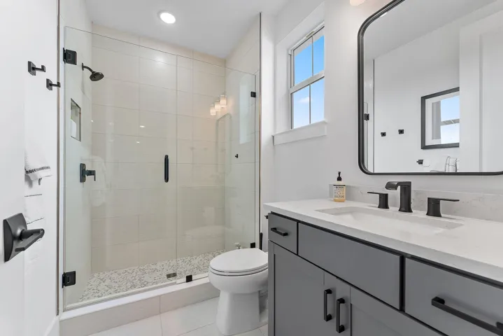 2nd FL Guest Bath