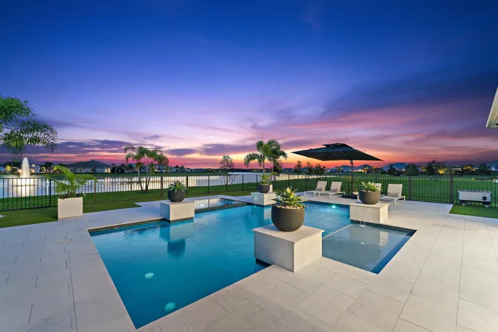 Pool & Deck