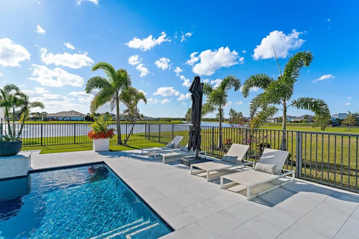 Pool & View