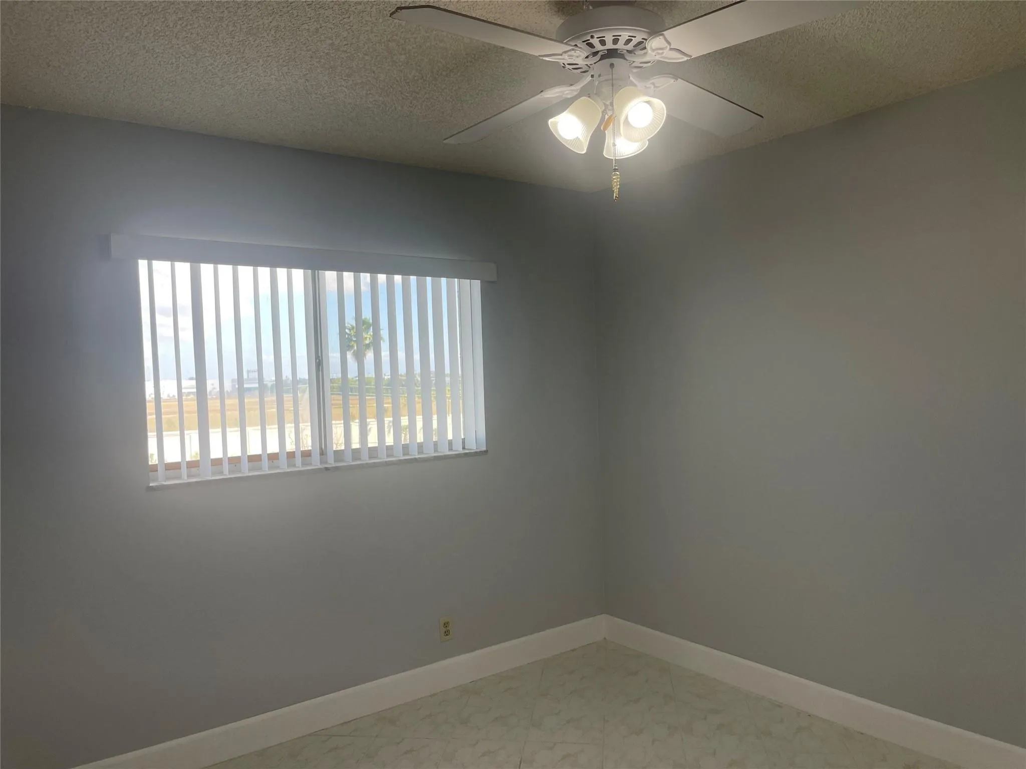 Spacious secondary bed-room!