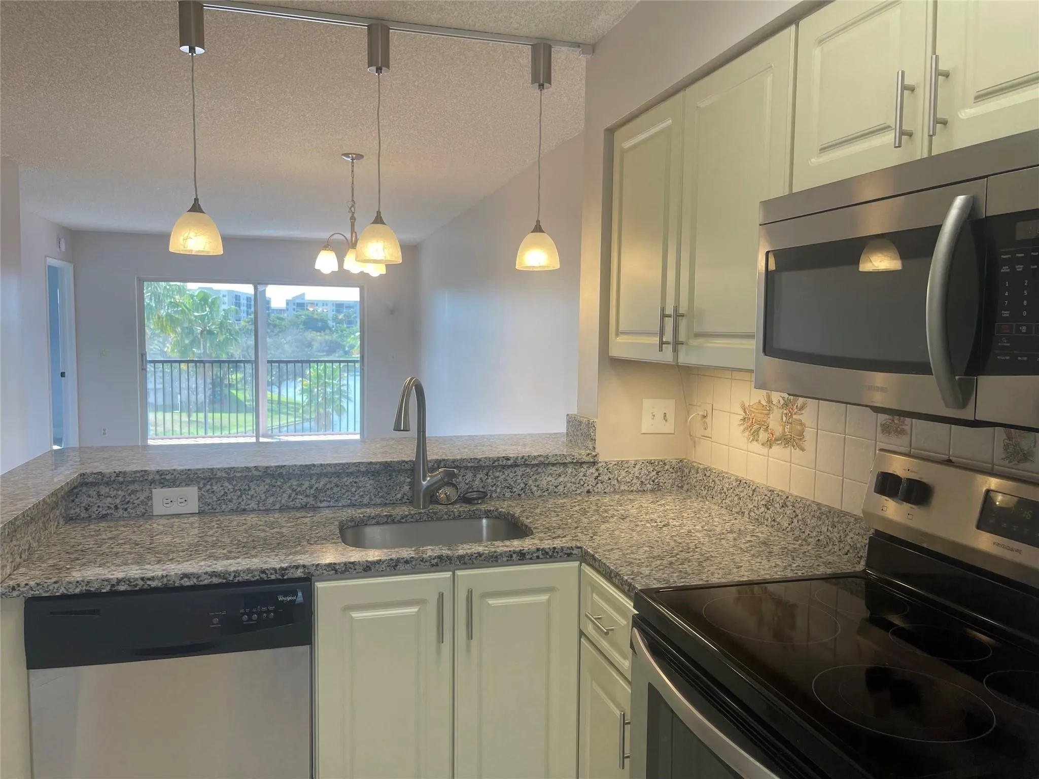 All Stainless Steel Appliances!