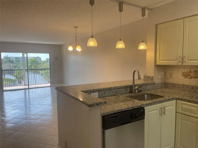 Fully equipped kitchen!