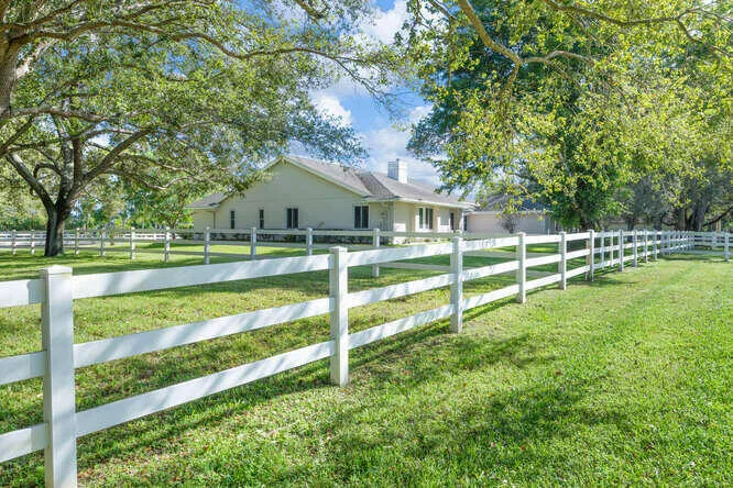 Side paddocks