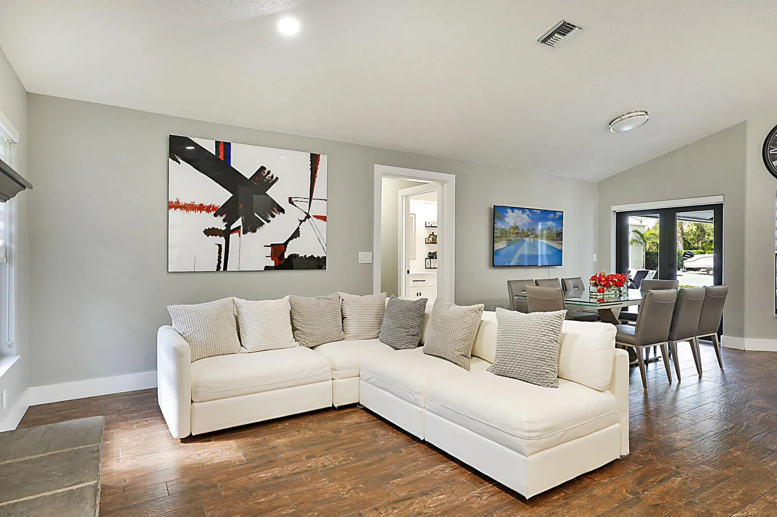 11_16966_91st_Place_N_11_mls