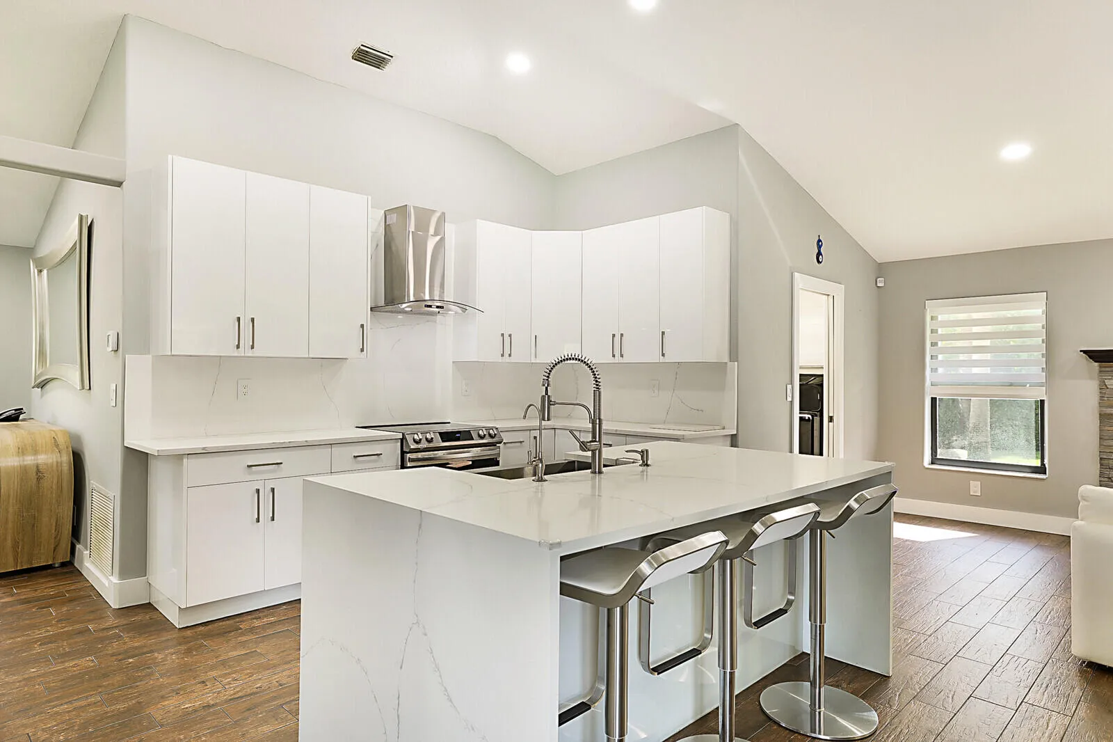 14_16966_91st_Place_N_14_mls