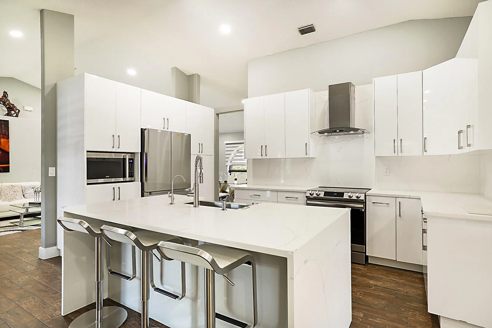 15_16966_91st_Place_N_15_mls