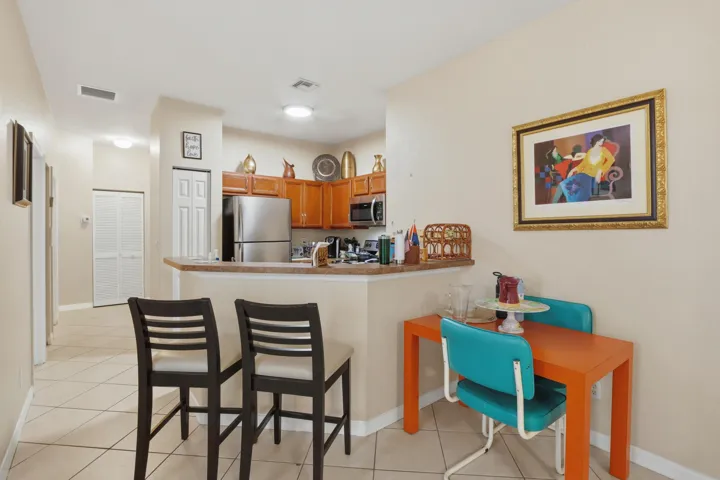 Kitchen/Breakfast Bar