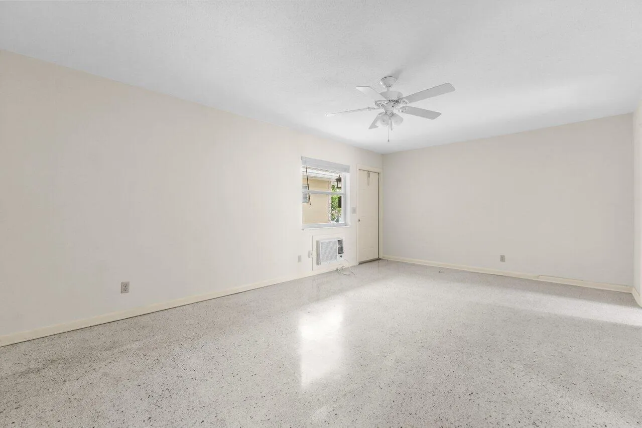 004-751HummingbirdWay-NorthPalmBeach-FL-