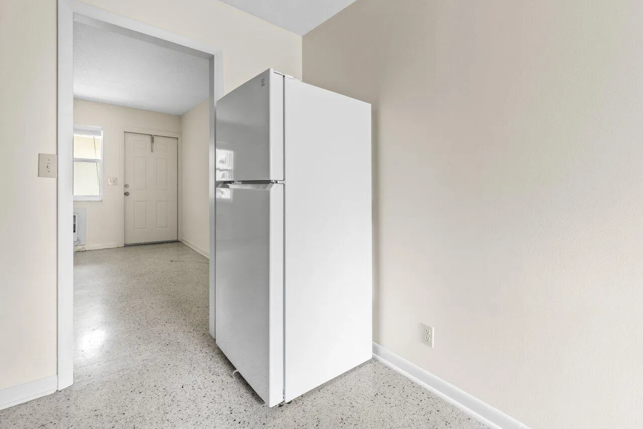 007-751HummingbirdWay-NorthPalmBeach-FL-