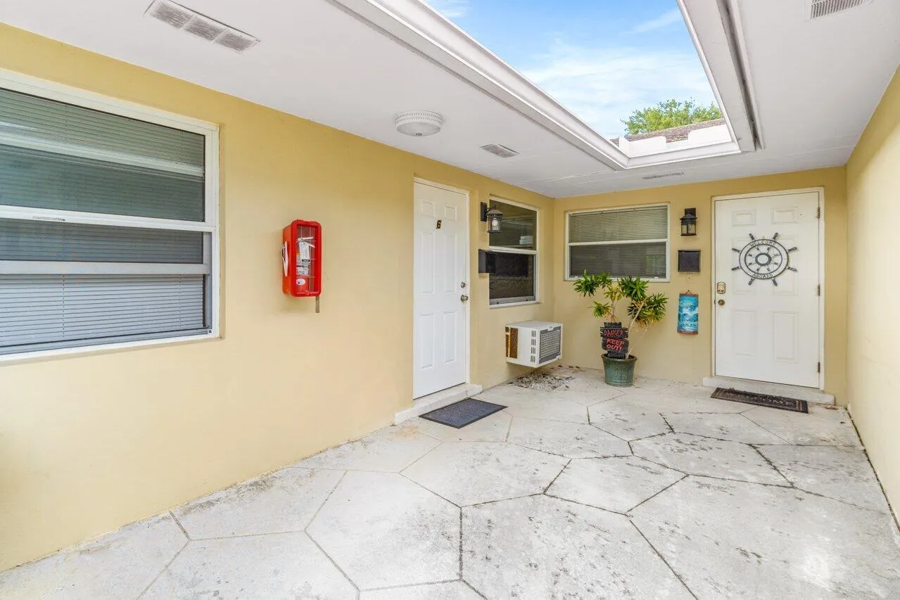 003-751HummingbirdWay-NorthPalmBeach-FL-
