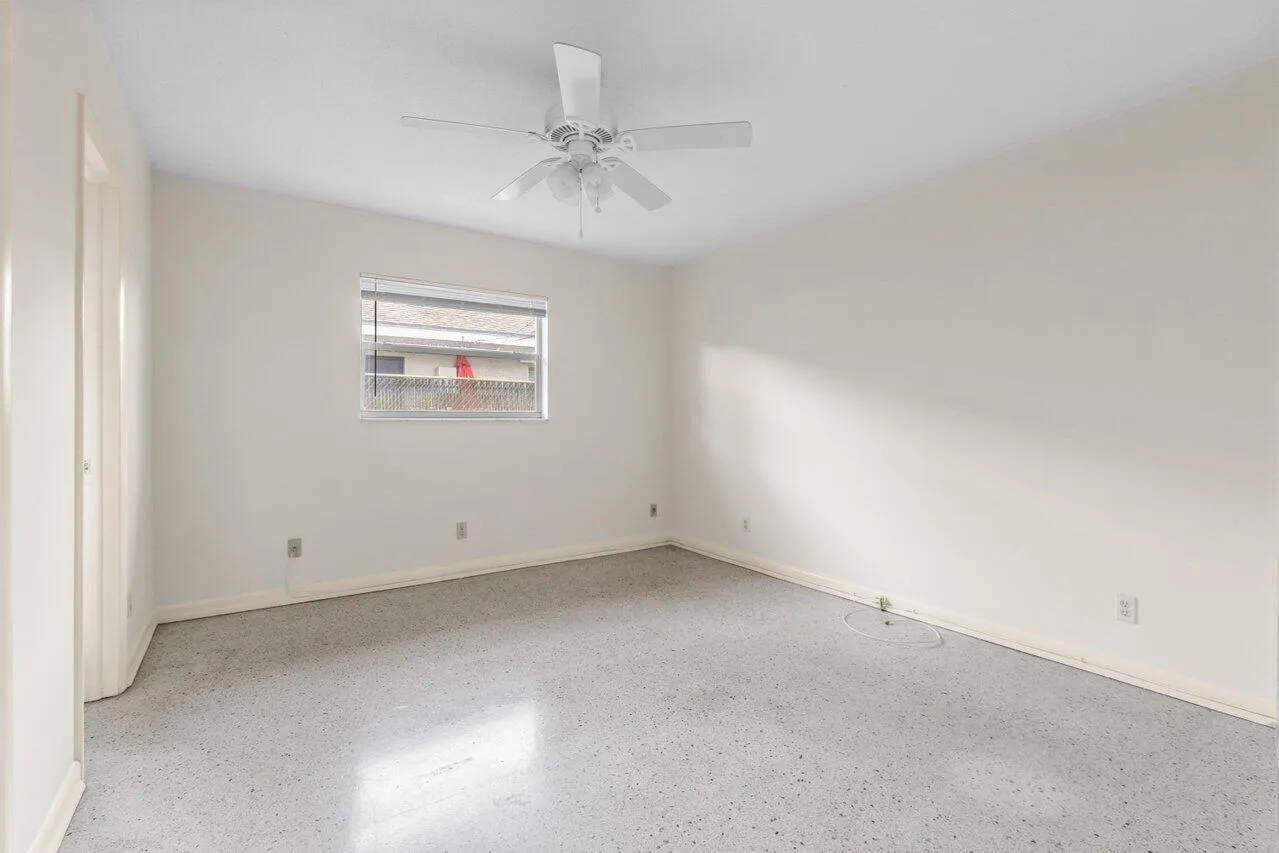 011-751HummingbirdWay-NorthPalmBeach-FL-