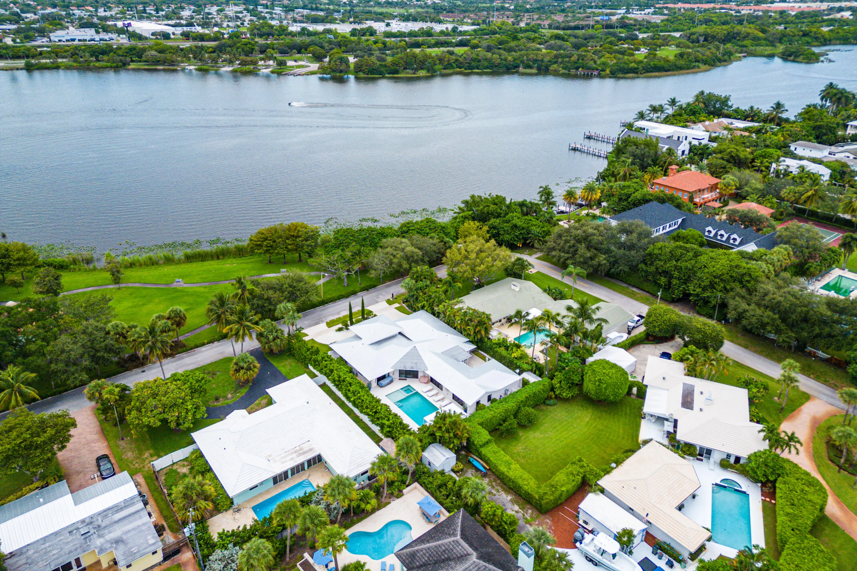 047-1117LakeDrive-DelrayBeach-FL-33444-F