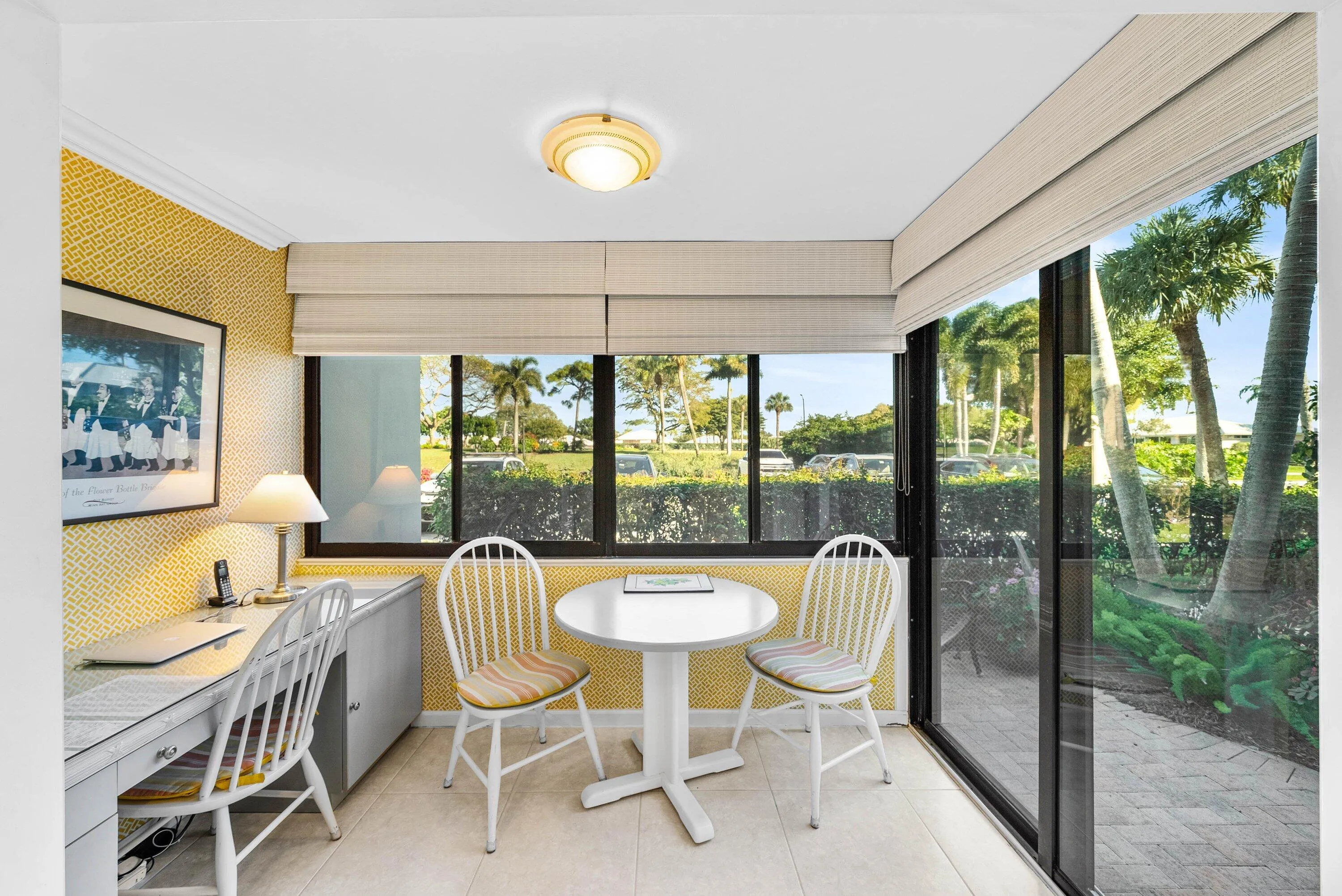 Breakfast Area or Office