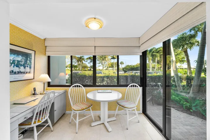 Breakfast Area or Office