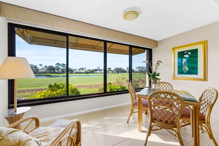 View & Casual living area