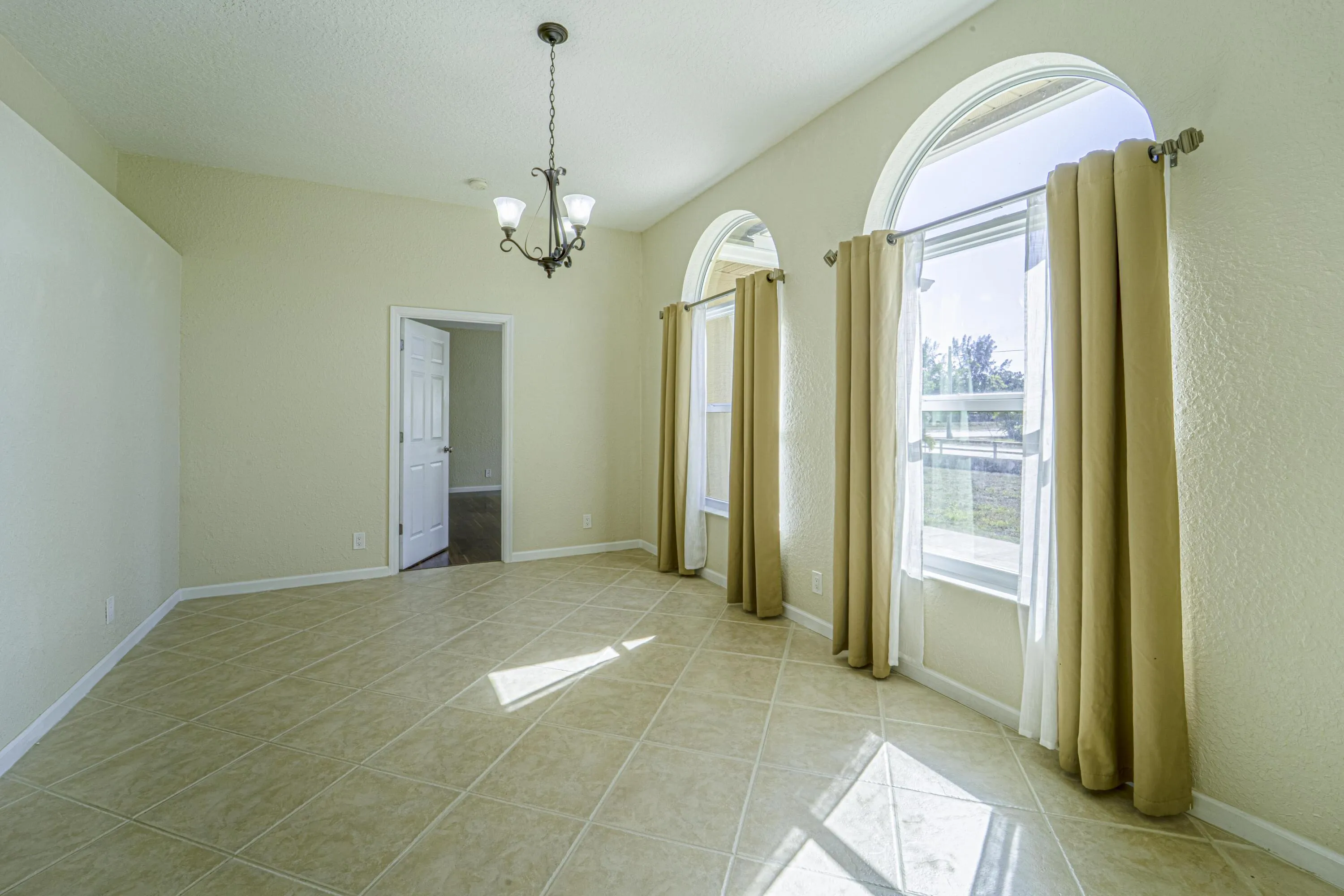 5_dining room