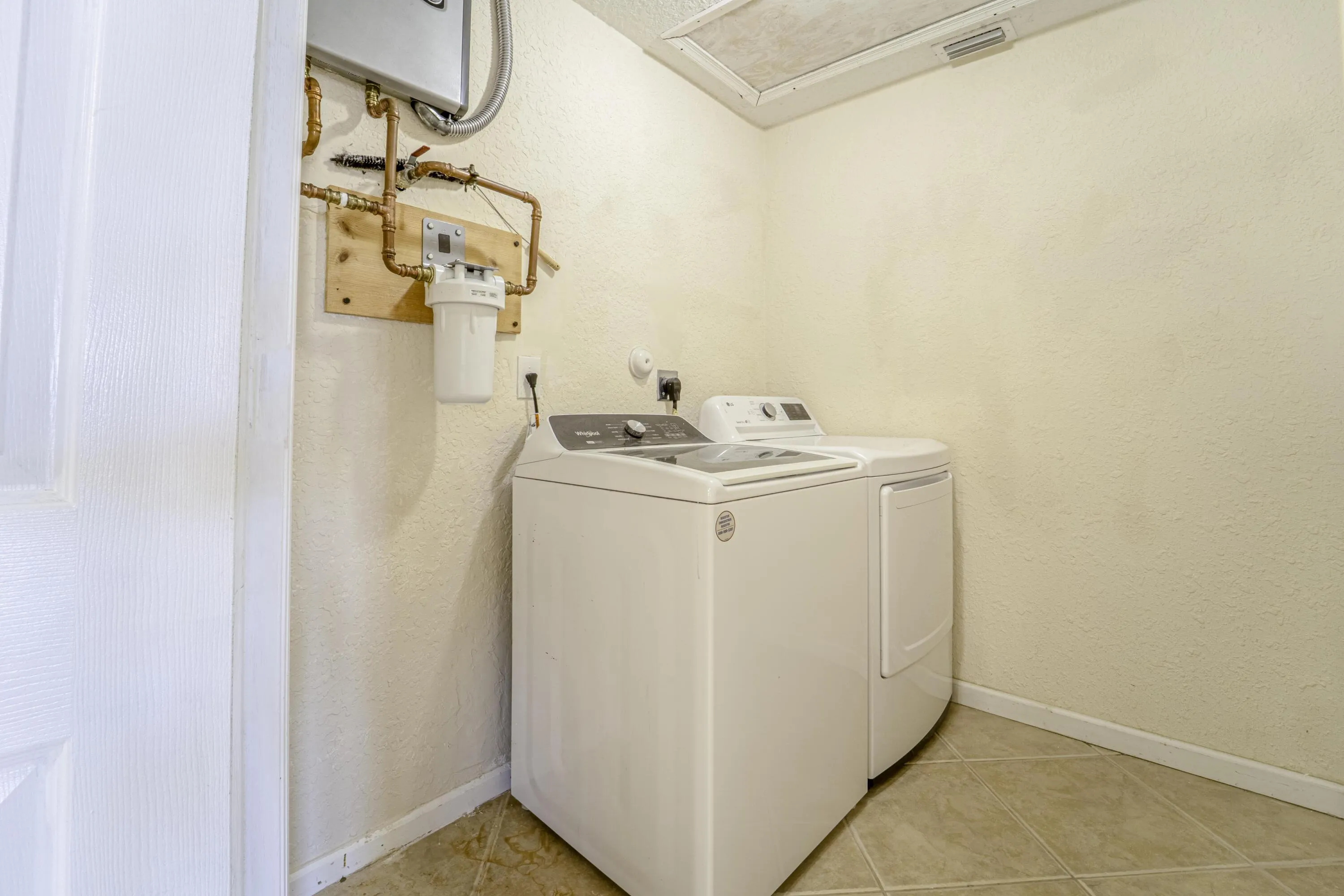 17_laundry room