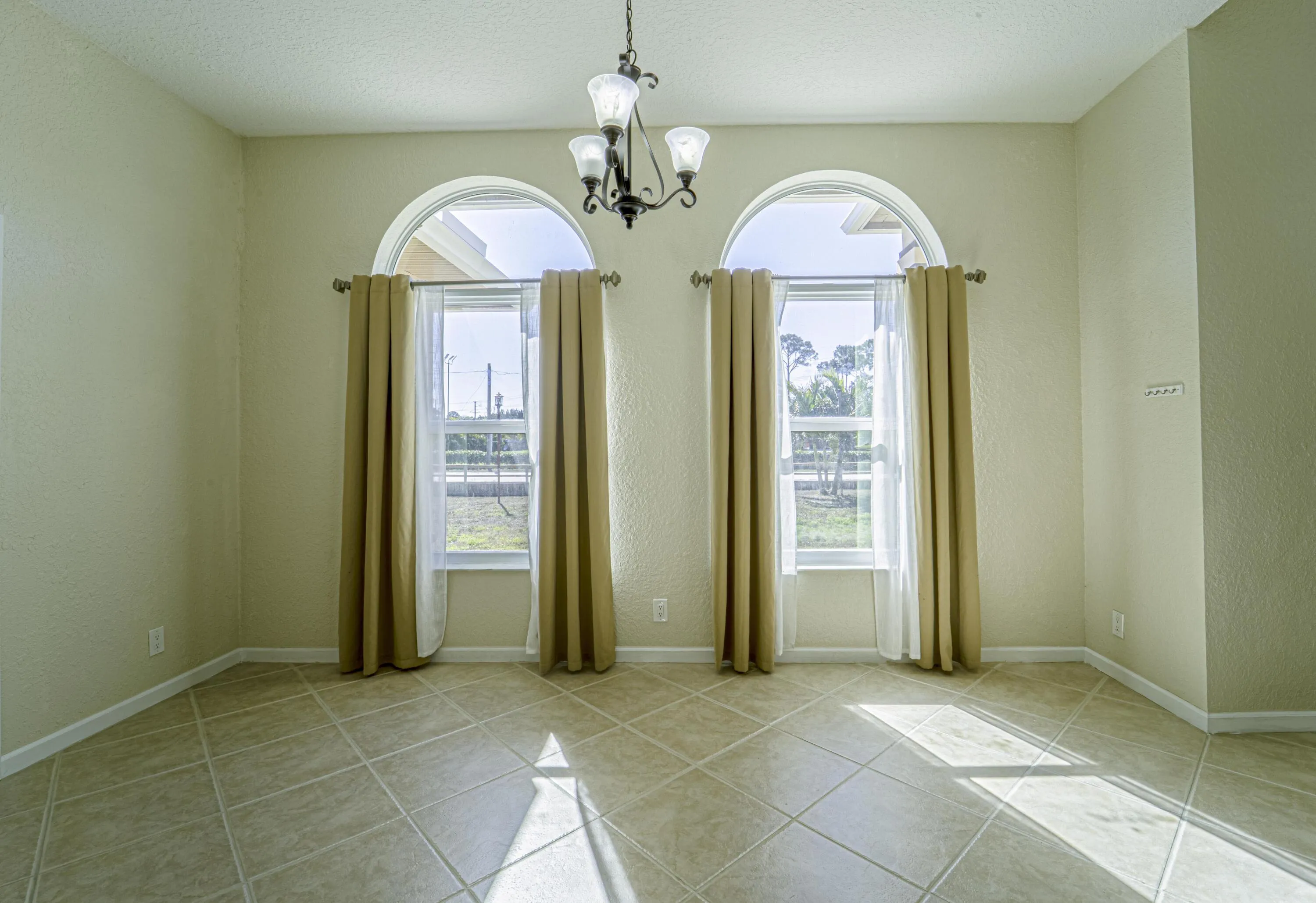 4_dining room