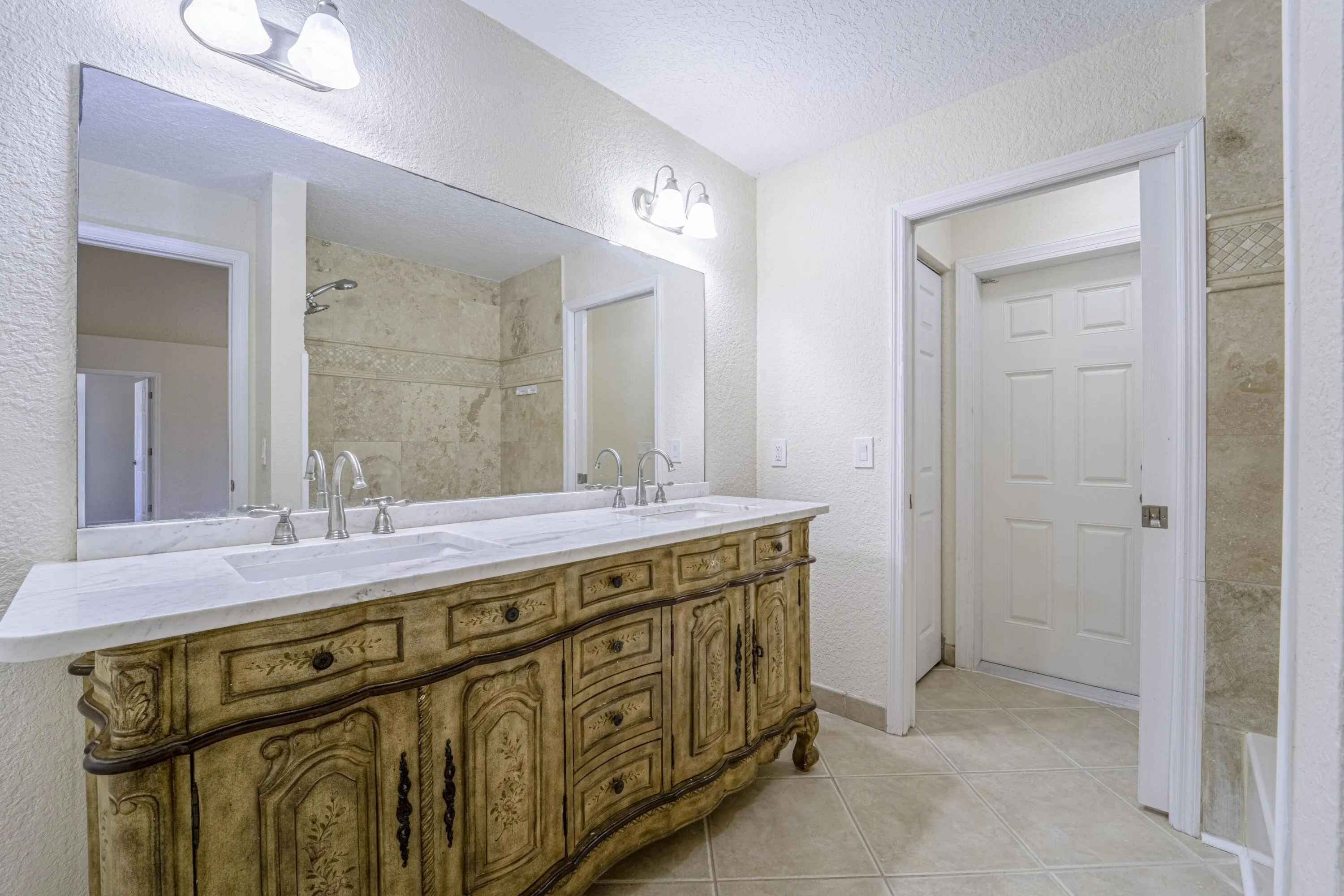 20_main bath