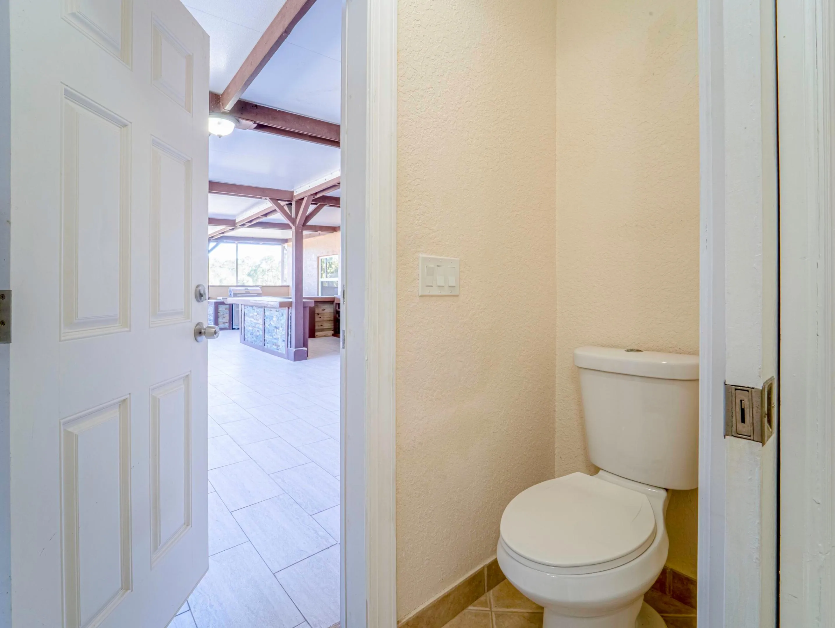 22_main bath_