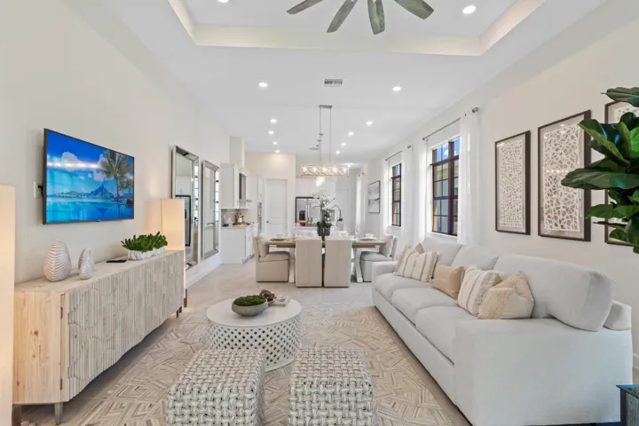 PBH_Tesoro_Angelo_Pic_Living_Dining_3of3