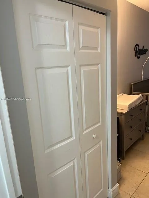 CLOSET