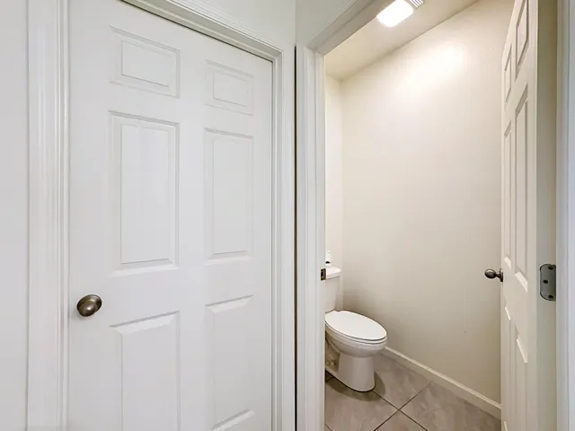 525 SW Twig Avenue-41