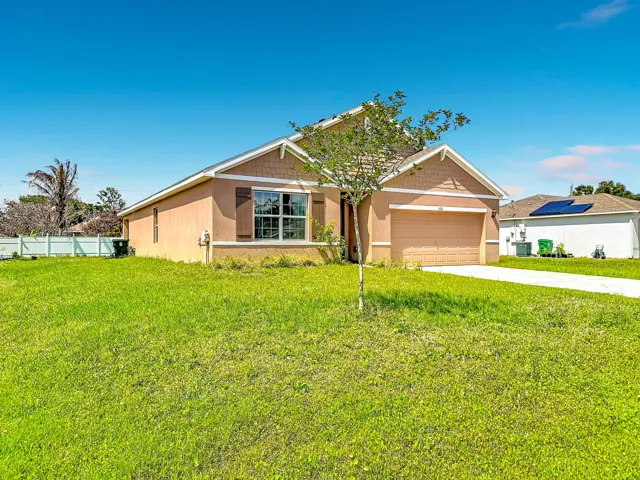 525 SW Twig Avenue-8