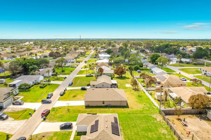 525 SW Twig Avenue-73