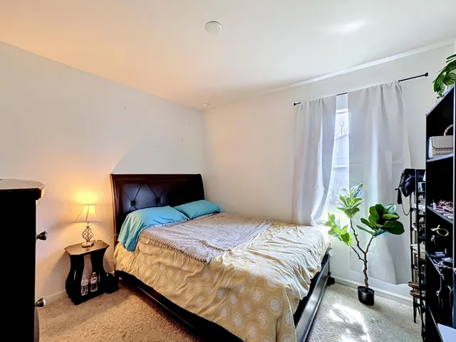 525 SW Twig Avenue-45