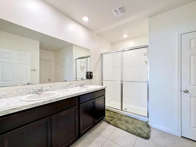 525 SW Twig Avenue-38