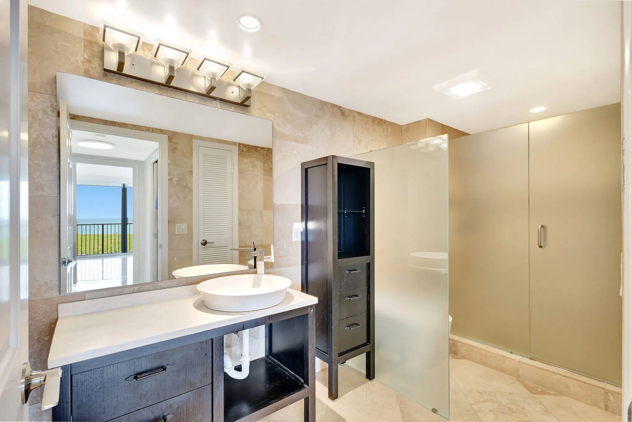 Guest Suite Bath