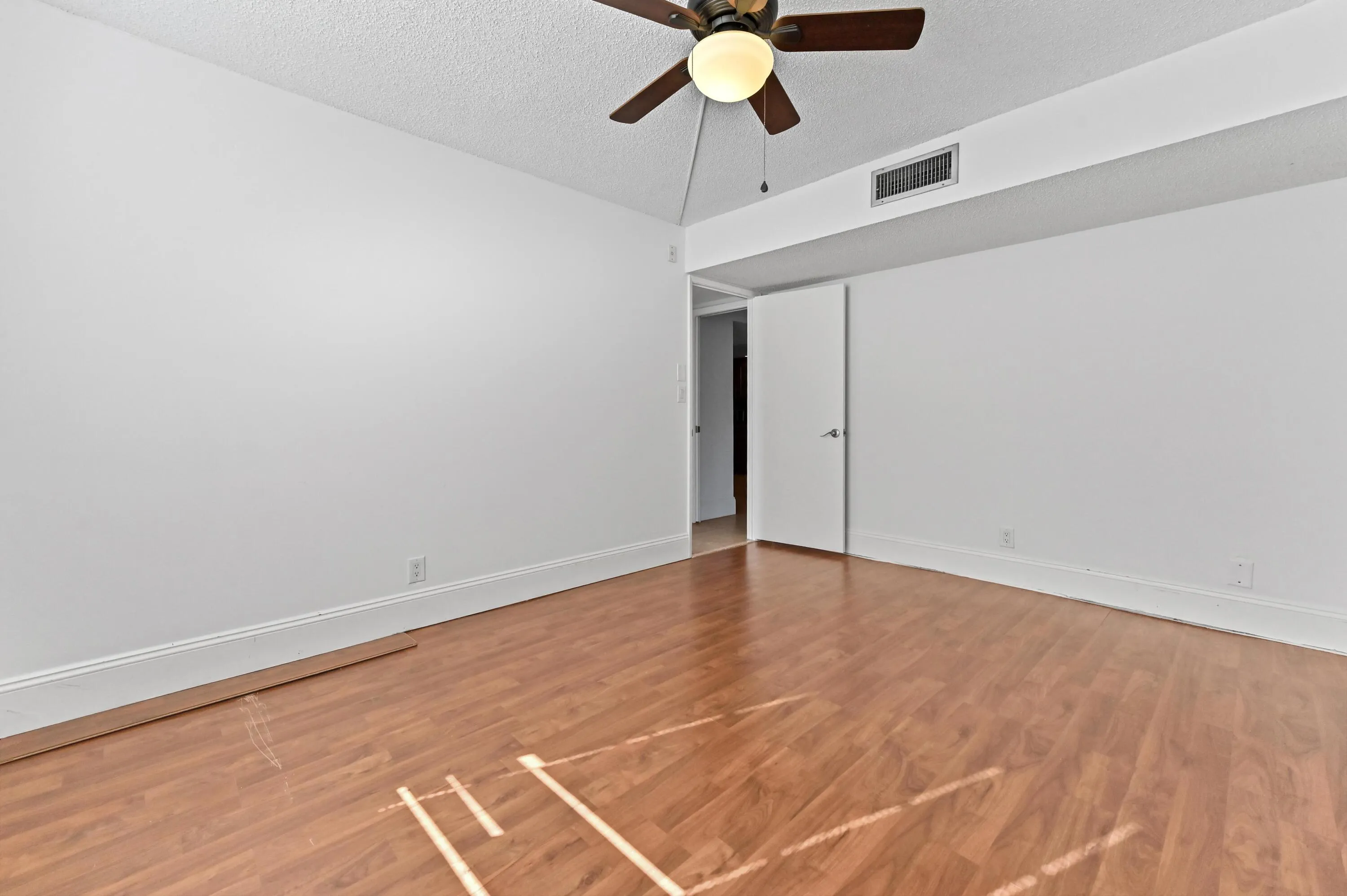 25 Patio 01