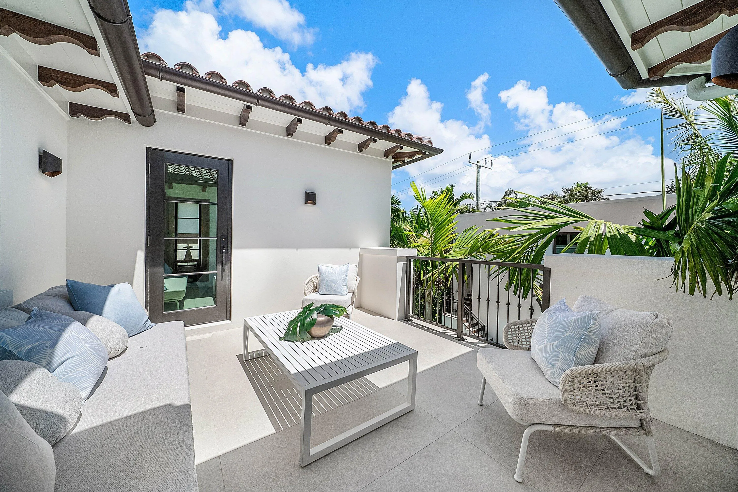 036-230PershingWay-WestPalmBeach-FL-3340