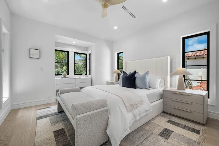 042-230PershingWay-WestPalmBeach-FL-3340