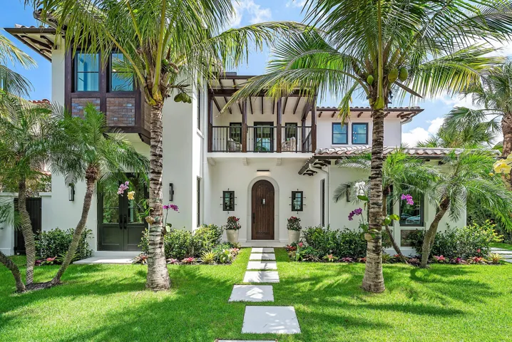 005-230Pershing Way