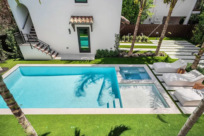 039-230PershingWay-WestPalmBeach-FL-3340