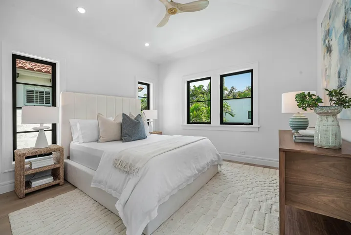 045-230PershingWay-WestPalmBeach-FL-3340