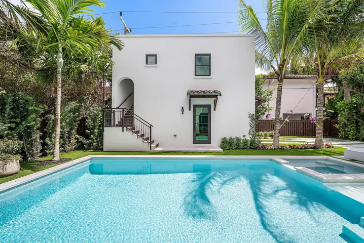 053-230PershingWay-WestPalmBeach-FL-3340