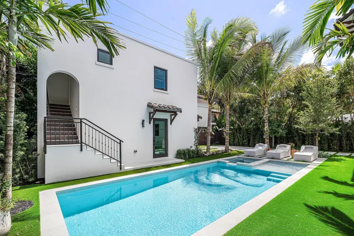 054-230PershingWay-WestPalmBeach-FL-3340