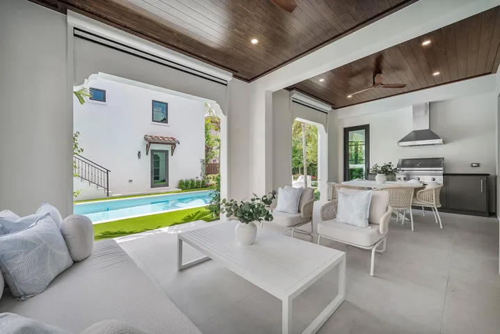 049-230PershingWay-WestPalmBeach-FL-3340