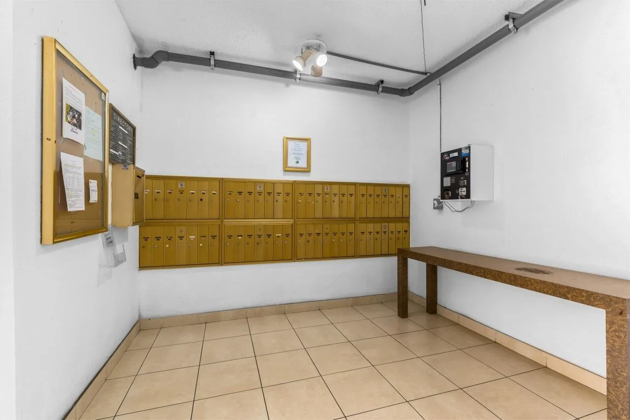6301-N-Falls-Cir-Dr-Apt-307-HigMedia-035