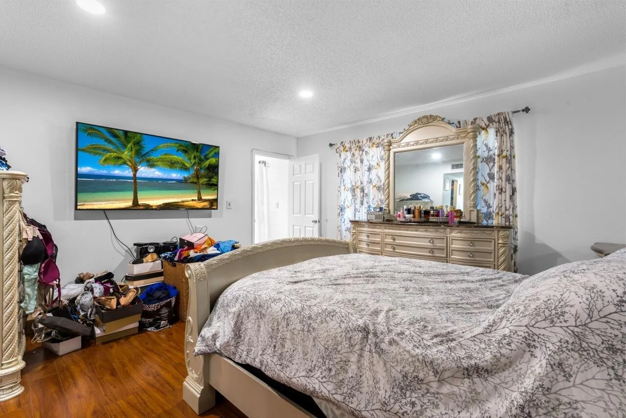 6301-N-Falls-Cir-Dr-Apt-307-HigMedia-021