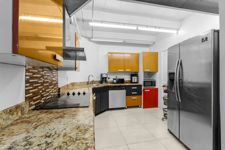 6301-N-Falls-Cir-Dr-Apt-307-HigMedia-013