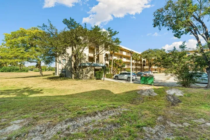 6301-N-Falls-Cir-Dr-Apt-307-HigMedia-031