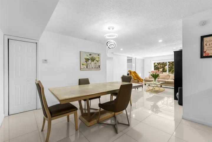 6301-N-Falls-Cir-Dr-Apt-307-HigMedia-016