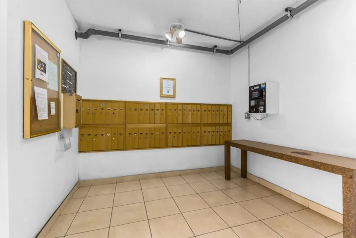 6301-N-Falls-Cir-Dr-Apt-307-HigMedia-035