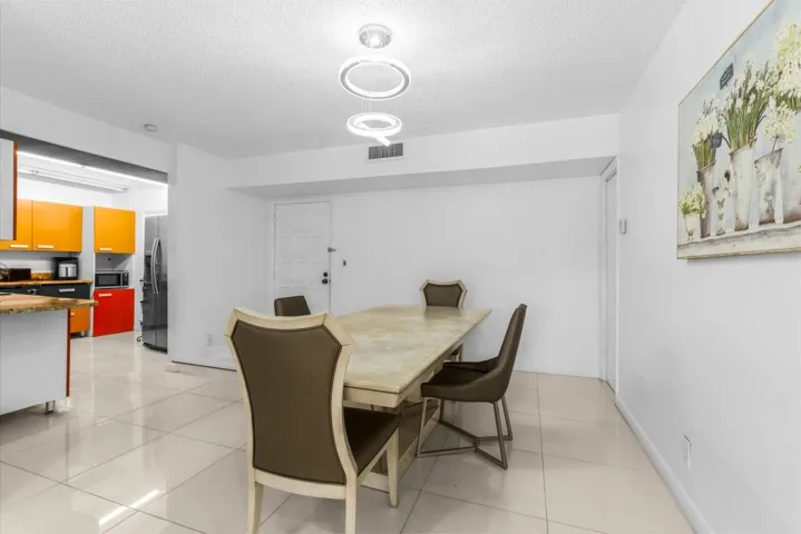 6301-N-Falls-Cir-Dr-Apt-307-HigMedia-017