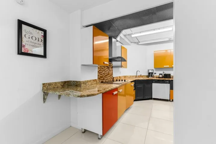 6301-N-Falls-Cir-Dr-Apt-307-HigMedia-012