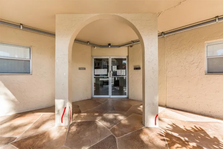 6301-N-Falls-Cir-Dr-Apt-307-HigMedia-005